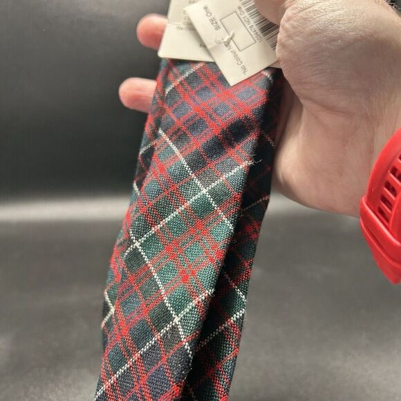 New Ingles Buchan Tie Men's 56" 3.5" Wide Green Red Plaid 100% Pure New Wool - Picture 5 of 5